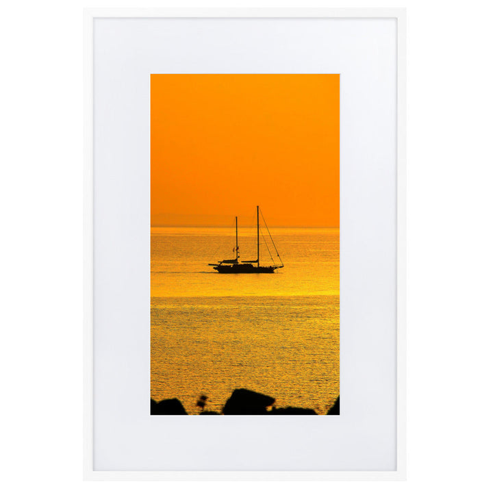 Poster mit Passepartout - a ship on golden sea Weiß / 61×91 cm artlia