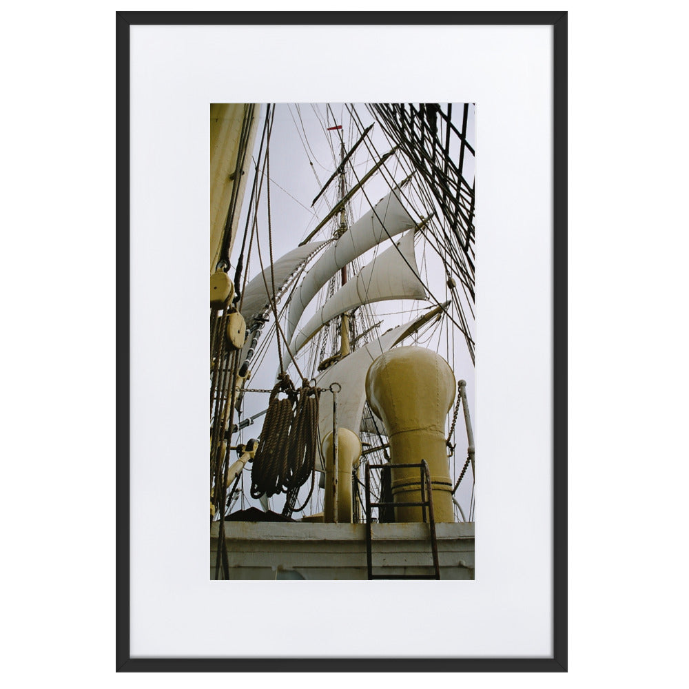 Poster mit Passepartout - Start a new journey Schwarz / 61×91 cm artlia