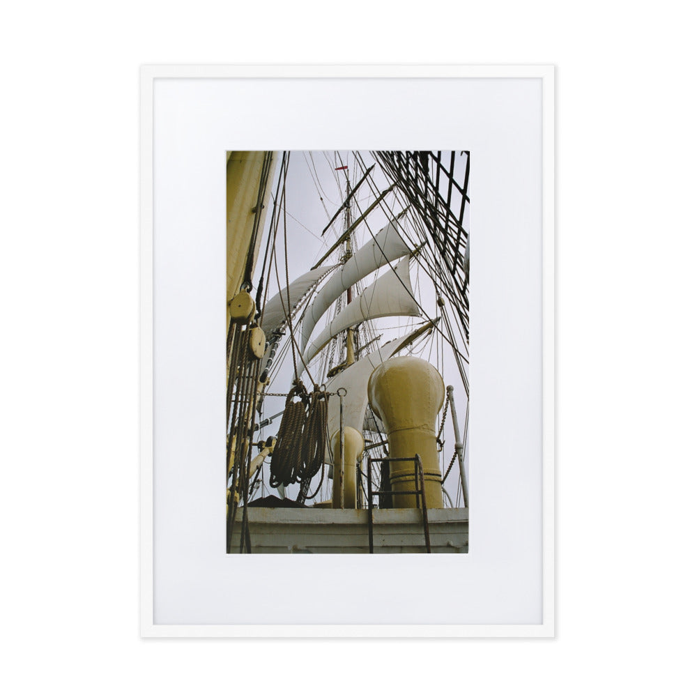 Poster mit Passepartout - Start a new journey Weiß / 50×70 cm artlia