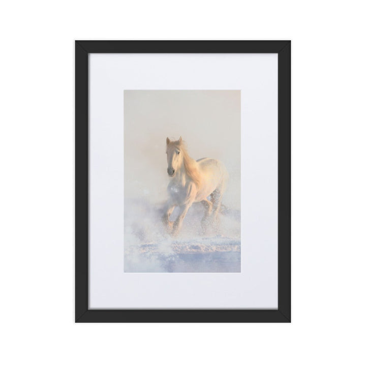 Pferd im Schnee - Poster im Rahmen mit Passepartout Schwarz / 30×40 cm artlia