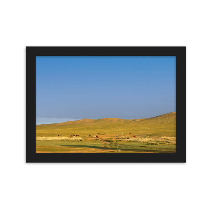 Poster mit Rahmen - Steppe on a calm morning, Mongolia Young Han Song Schwarz / 21×30 cm artlia