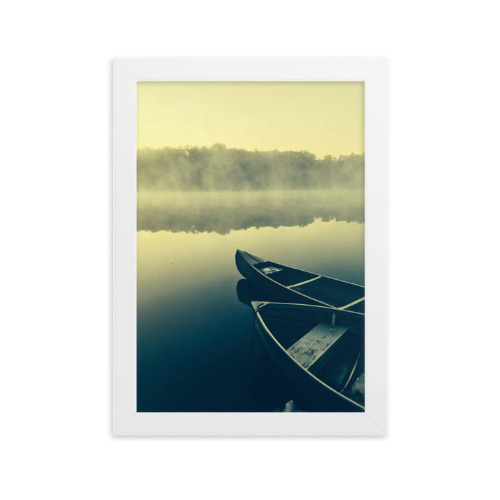 Boats in Fog - Poster im Rahmen Kuratoren von artlia Weiß / 21×30 cm artlia