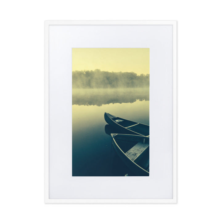 Boats in Fog - Poster im Rahmen mit Passepartout Kuratoren von artlia Weiß / 50×70 cm artlia