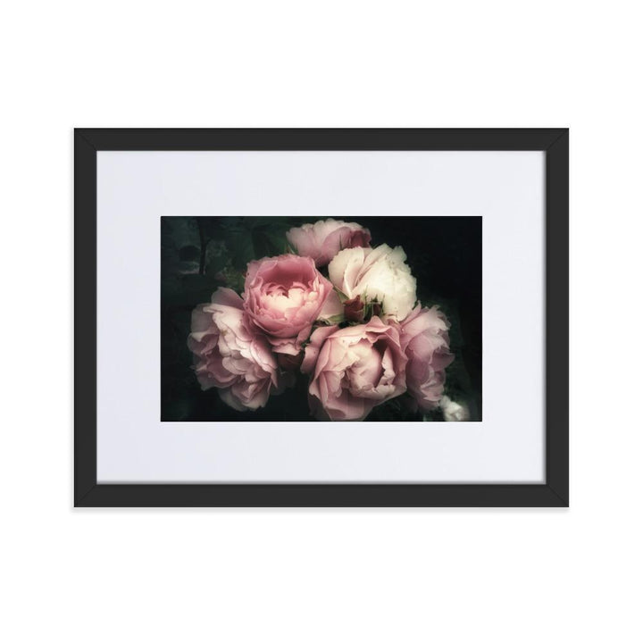 Bouquet Of Peonies Strauß Pfingstrosen - Poster im Rahmen mit Passepartout artlia Schwarz / 30×40 cm artlia