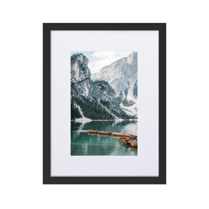 Braies lake 2 - Poster im Rahmen mit Passepartout Kuratoren von artlia schwarz / 30×40 cm artlia