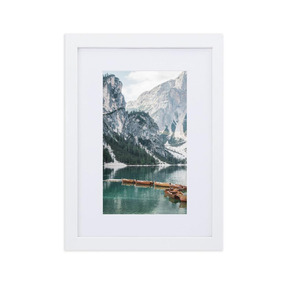 Braies lake 2 - Poster im Rahmen mit Passepartout Kuratoren von artlia weiß / 21×30 cm artlia