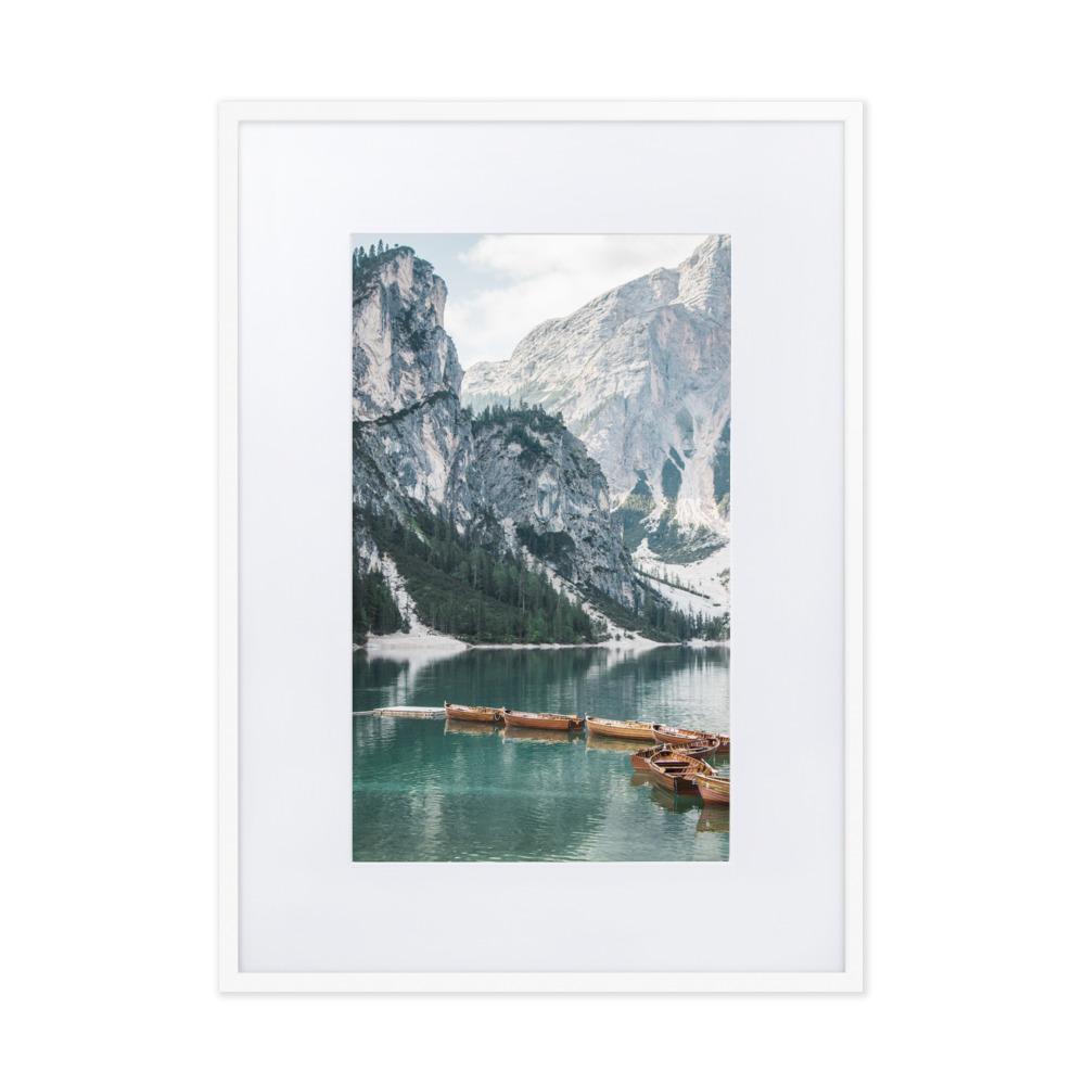 Braies lake 2 - Poster im Rahmen mit Passepartout Kuratoren von artlia weiß / 50×70 cm artlia