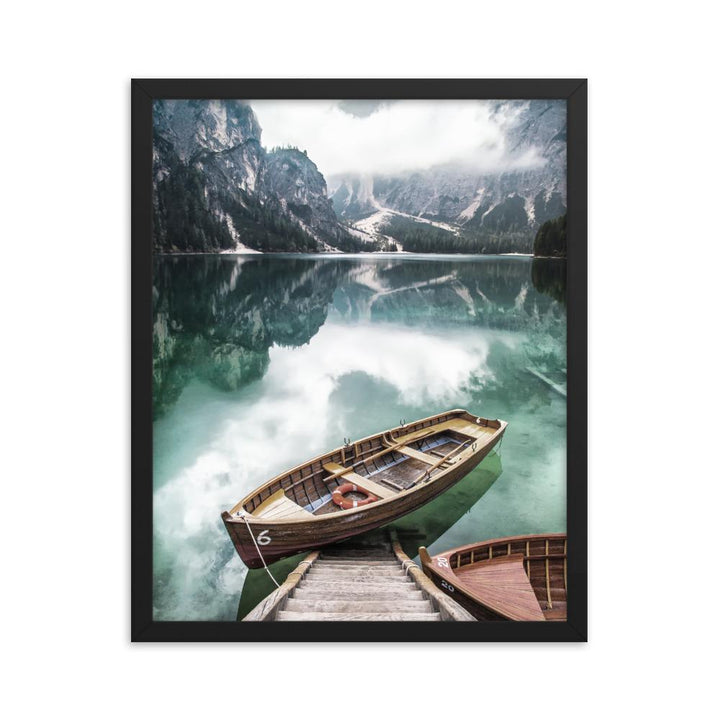 Braies lake - Poster im Rahmen Kuratoren von artlia schwarz / 41x51 cm artlia