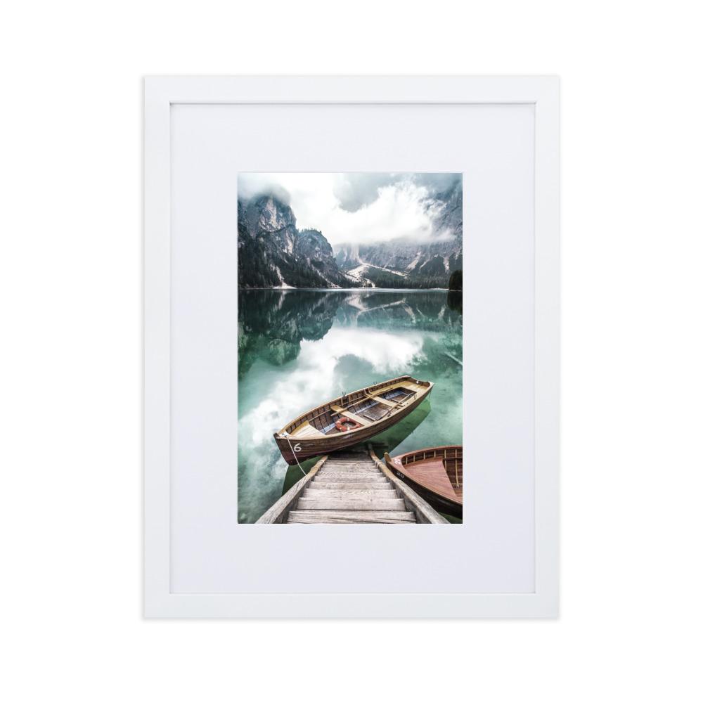 Braies lake - Poster im Rahmen mit Passepartout Kuratoren von artlia weiß / 30×40 cm artlia