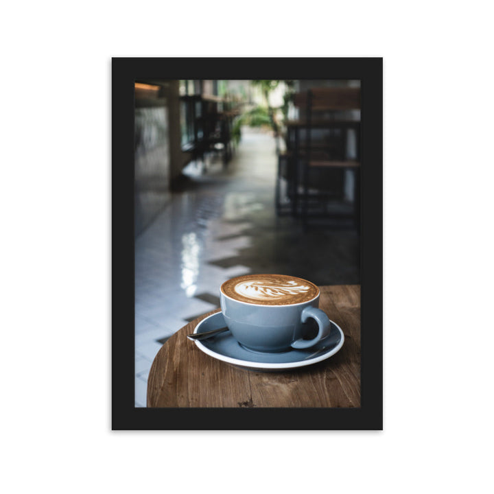 Cappuccino in Café - Poster im Rahmen Kuratoren von artlia Schwarz / 21×30 cm artlia