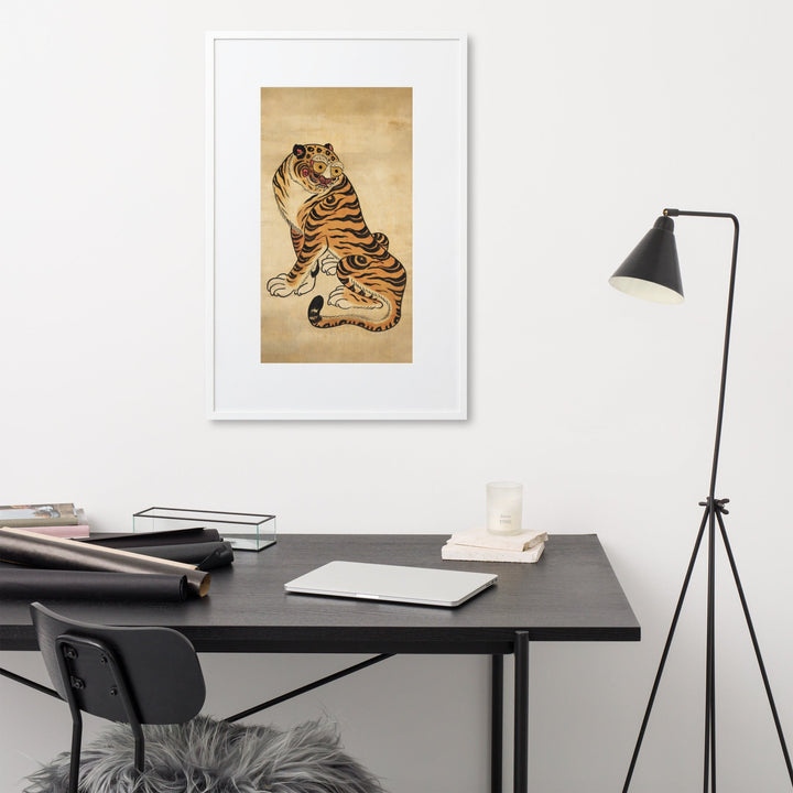 freundlicher Tiger - Poster im Rahmen mit Passepartout Kuratoren von artlia artlia