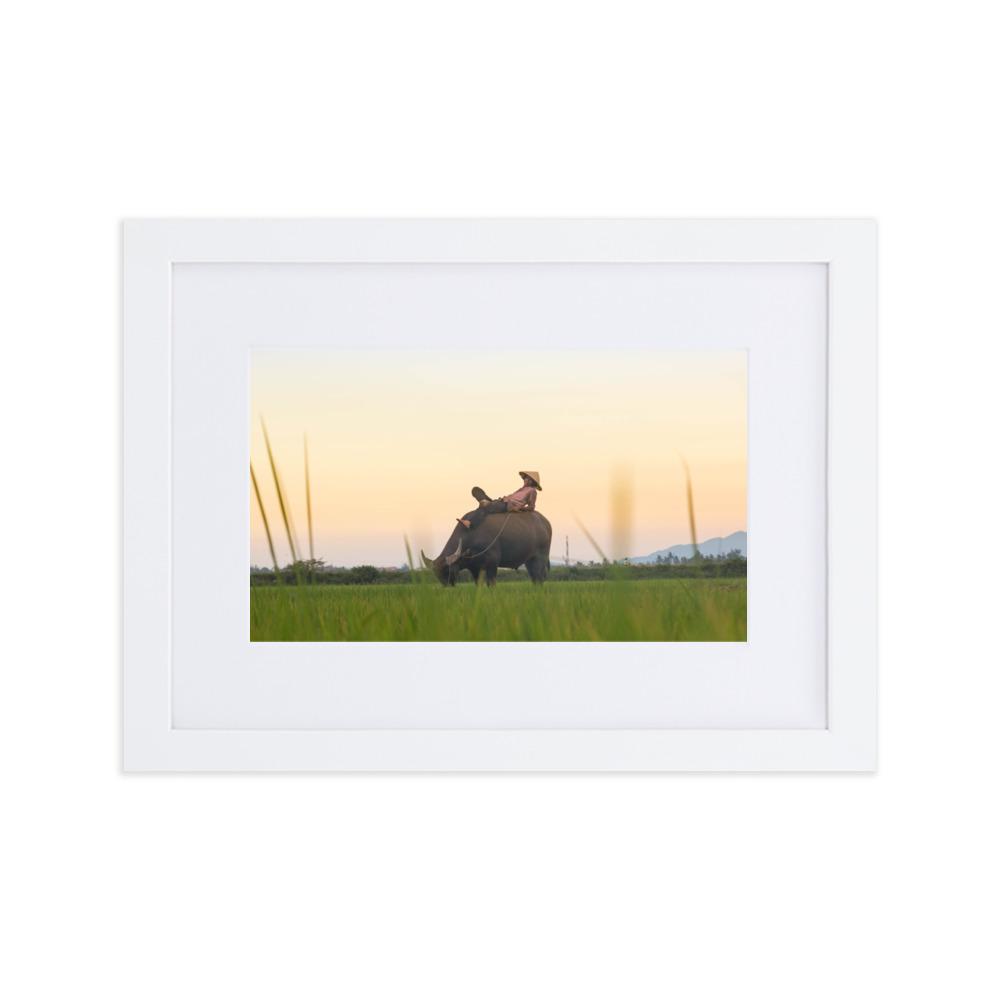 Peaceful Evening - Poster im Rahmen mit Passepartout artlia Weiß / 21×30 cm artlia