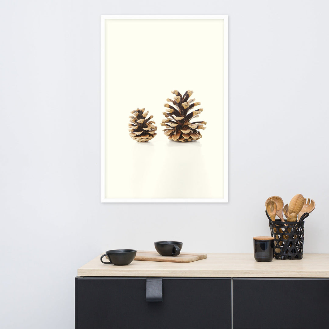 Pine Cone - Poster im Rahmen Kuratoren von artlia artlia