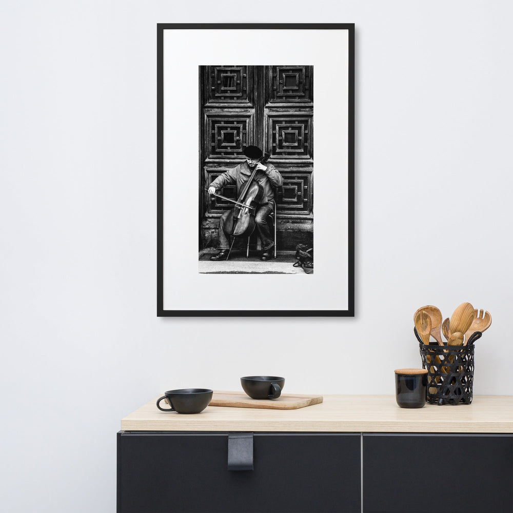 Poster mit Passepartout - A Cellist on the Street Kuratoren von artlia artlia