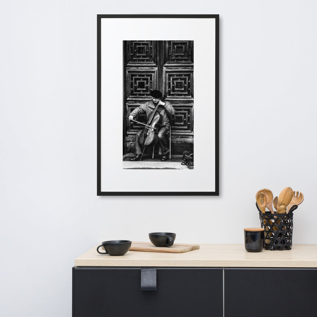 Poster mit Passepartout - A Cellist on the Street Kuratoren von artlia artlia