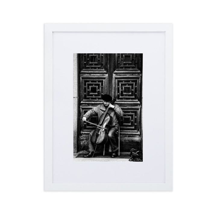 Poster mit Passepartout - A Cellist on the Street Kuratoren von artlia Weiß / 30×40 cm artlia