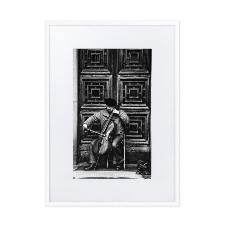 Poster mit Passepartout - A Cellist on the Street Kuratoren von artlia Weiß / 50×70 cm artlia