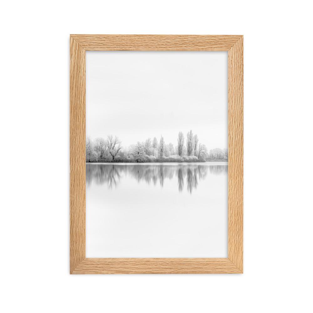 Winterlicher See Winter Lake - Poster im Rahmen artlia Oak / 21×30 cm artlia