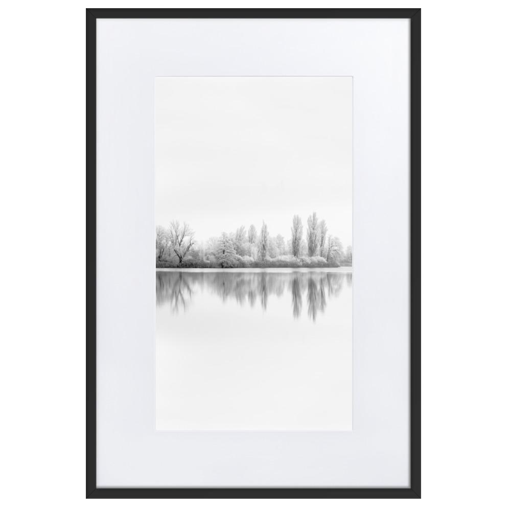 Winterlicher See Winter Lake - Poster im Rahmen mit Passepartout artlia Schwarz / 61×91 cm artlia